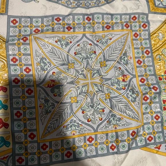 Hermes Scarf - Picture 3 of 8